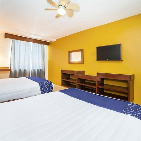Capital O Hotel Casa Blanca Celaya  Ngoại thất bức ảnh
