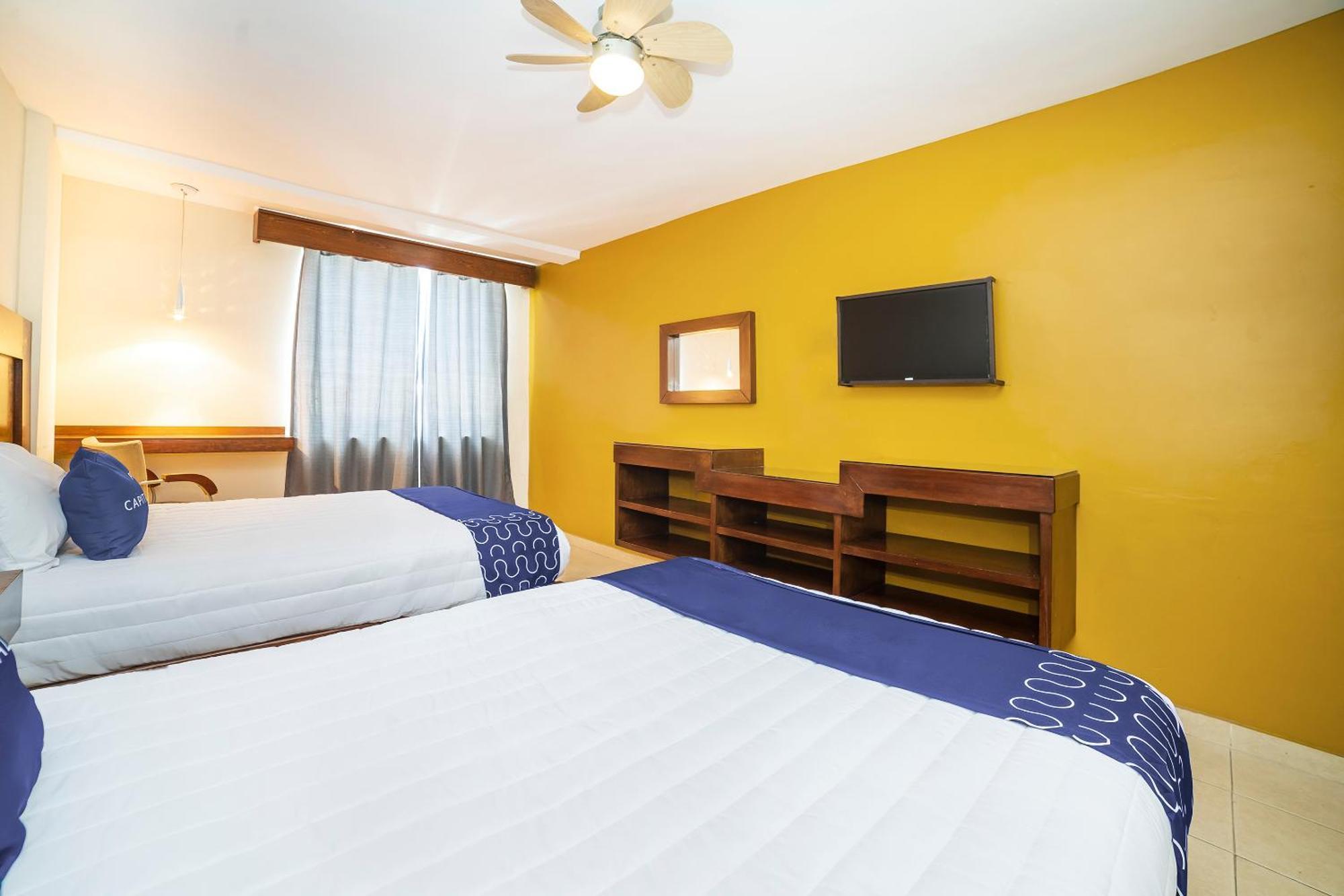 Capital O Hotel Casa Blanca Celaya  Ngoại thất bức ảnh