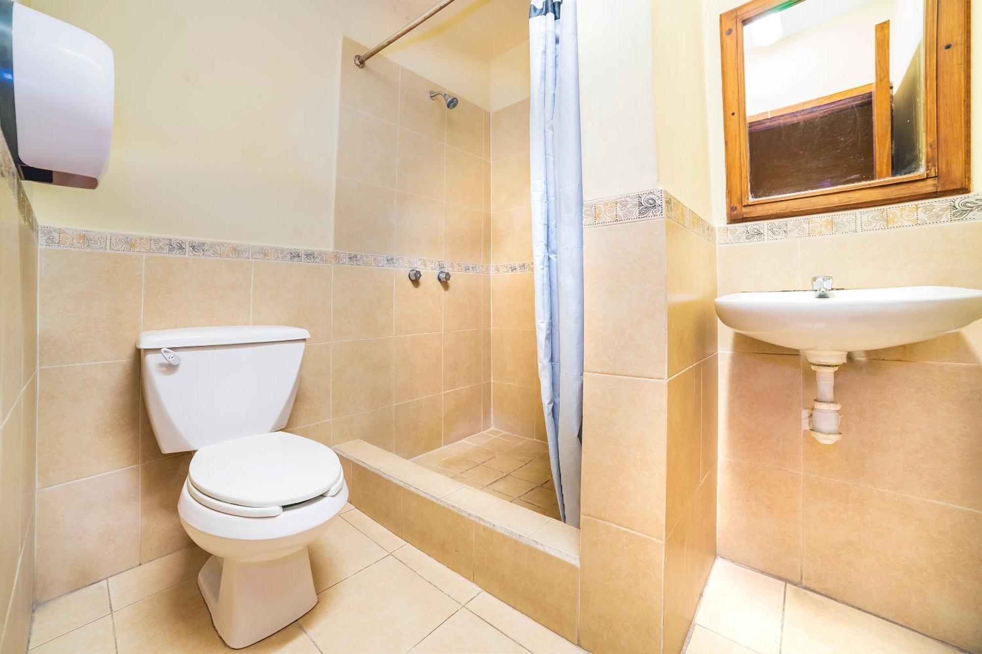 Capital O Hotel Casa Blanca Celaya  Ngoại thất bức ảnh