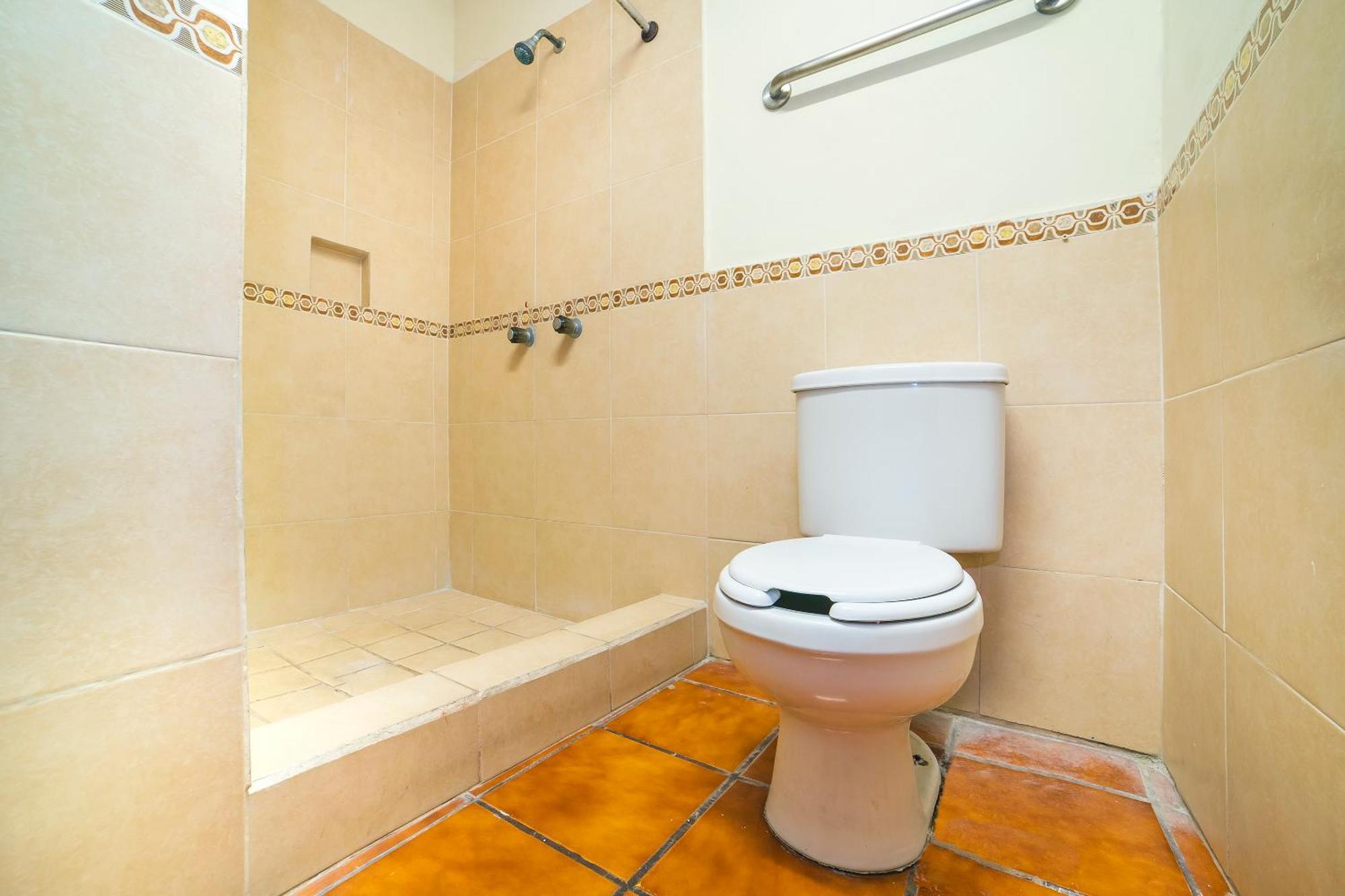 Capital O Hotel Casa Blanca Celaya  Ngoại thất bức ảnh