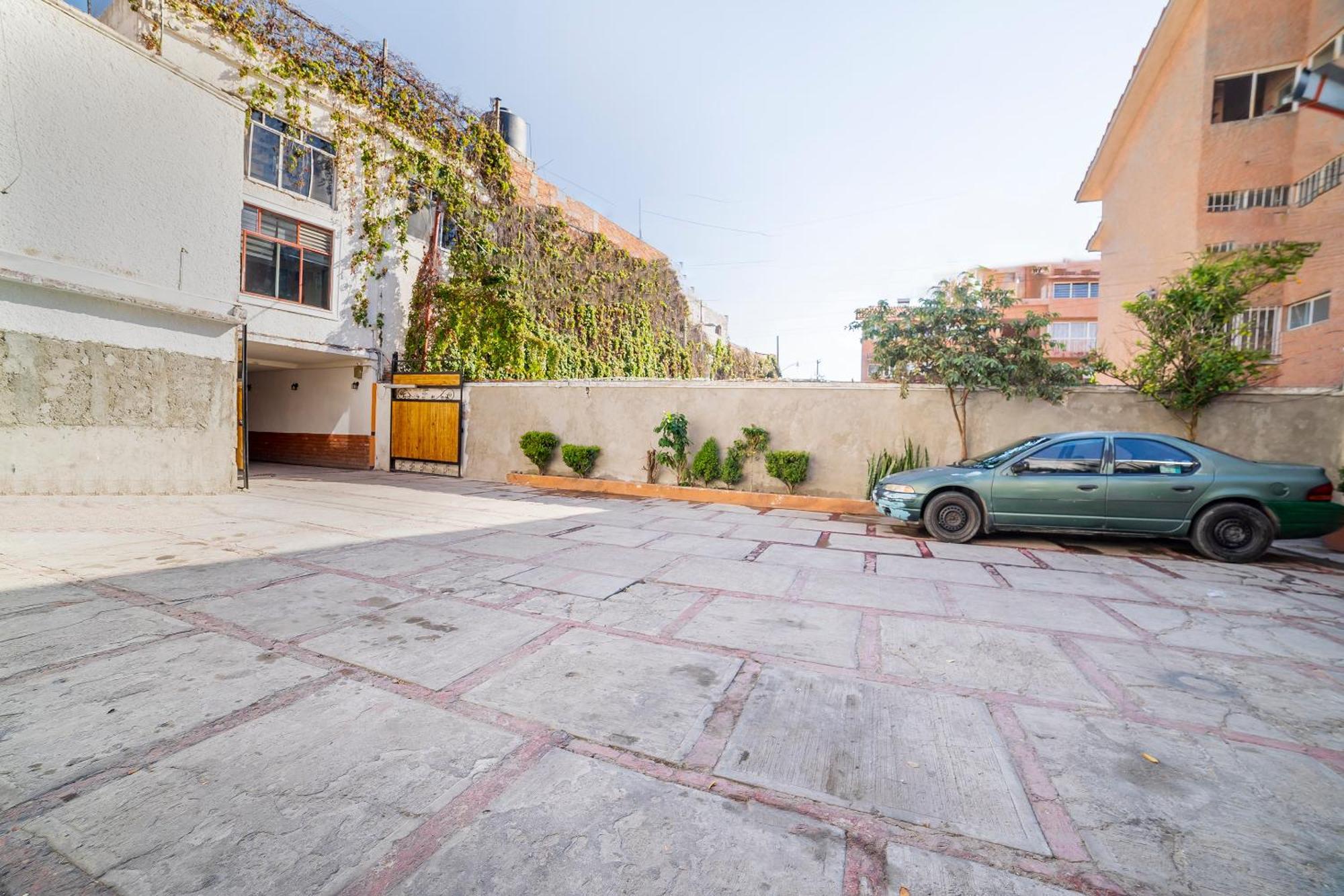 Capital O Hotel Casa Blanca Celaya  Ngoại thất bức ảnh