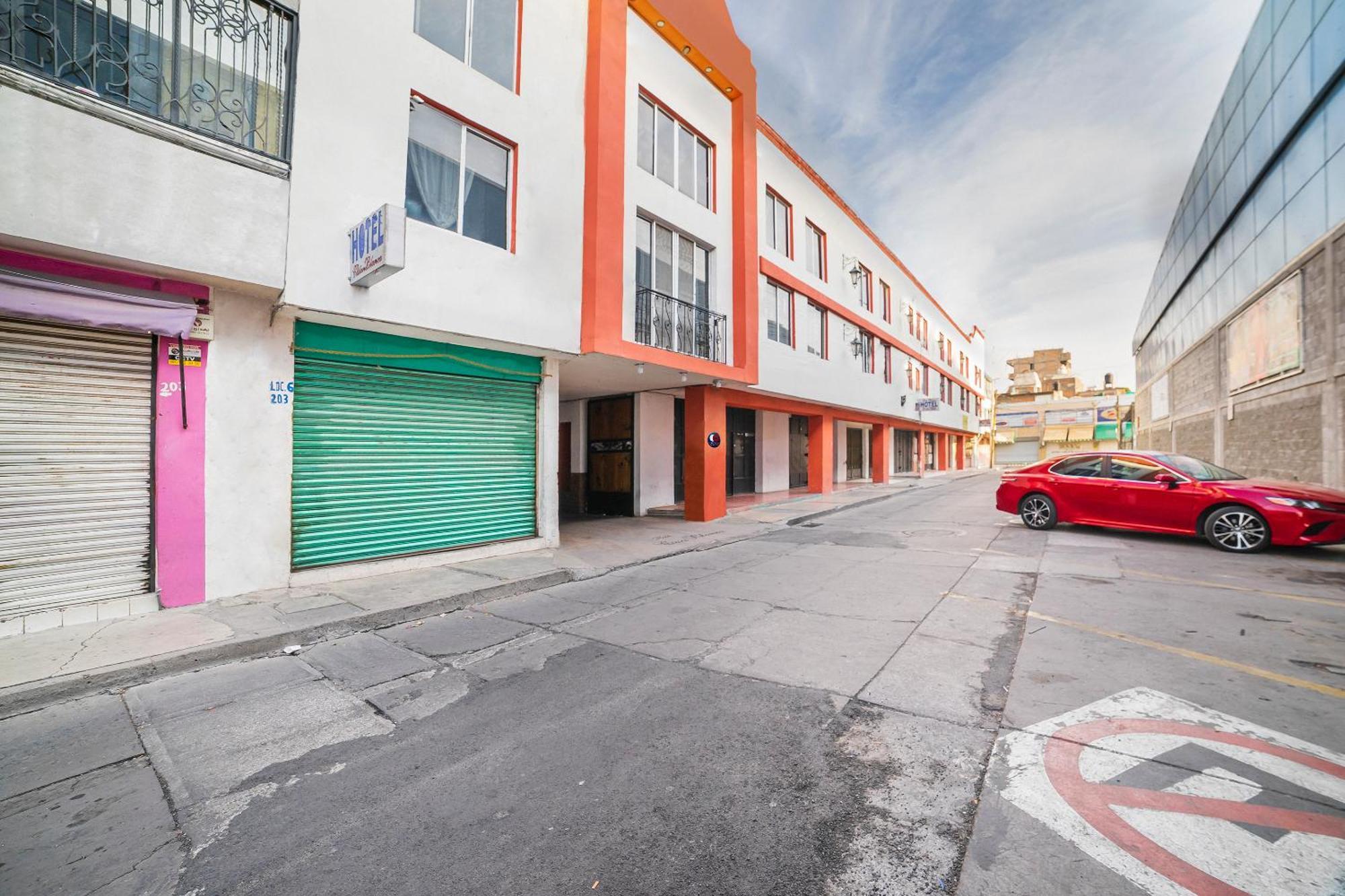 Capital O Hotel Casa Blanca Celaya  Ngoại thất bức ảnh